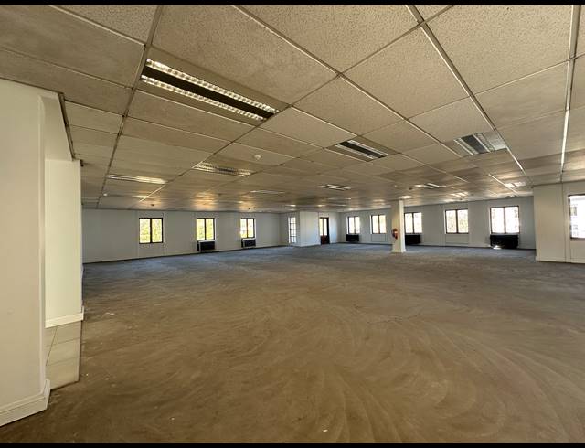 1,315M² OFFICE TO LET IN SANDTON CENTRAL